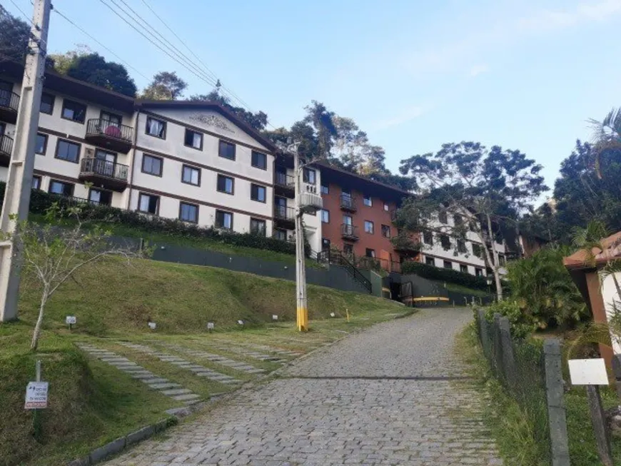 Foto 1 de Apartamento com 4 Quartos à venda, 120m² em Samambaia, Petrópolis