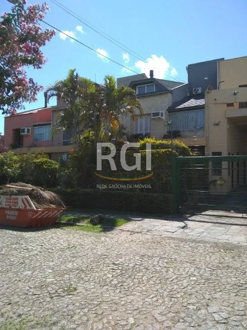 Foto 1 de Casa de Condomínio com 4 Quartos à venda, 200m² em Ipanema, Porto Alegre