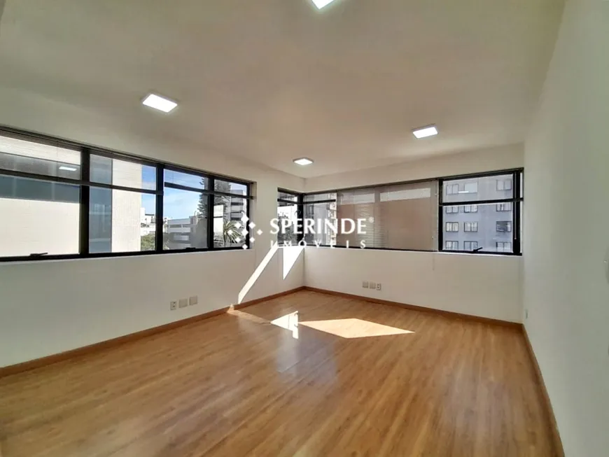 Foto 1 de Sala Comercial para alugar, 29m² em Floresta, Porto Alegre