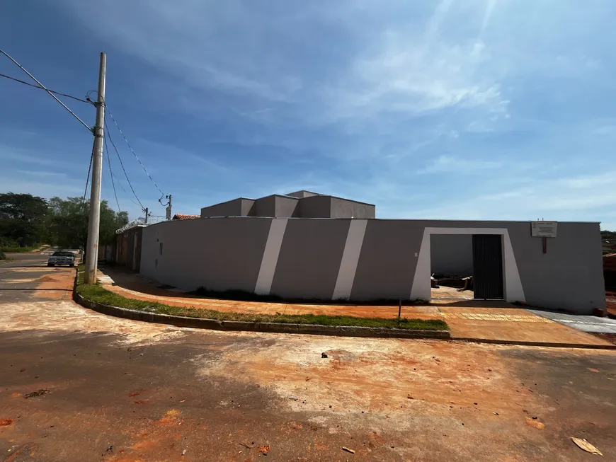 Foto 1 de Casa com 2 Quartos à venda, 50m² em Residencial Portal dos Ipes, Montes Claros