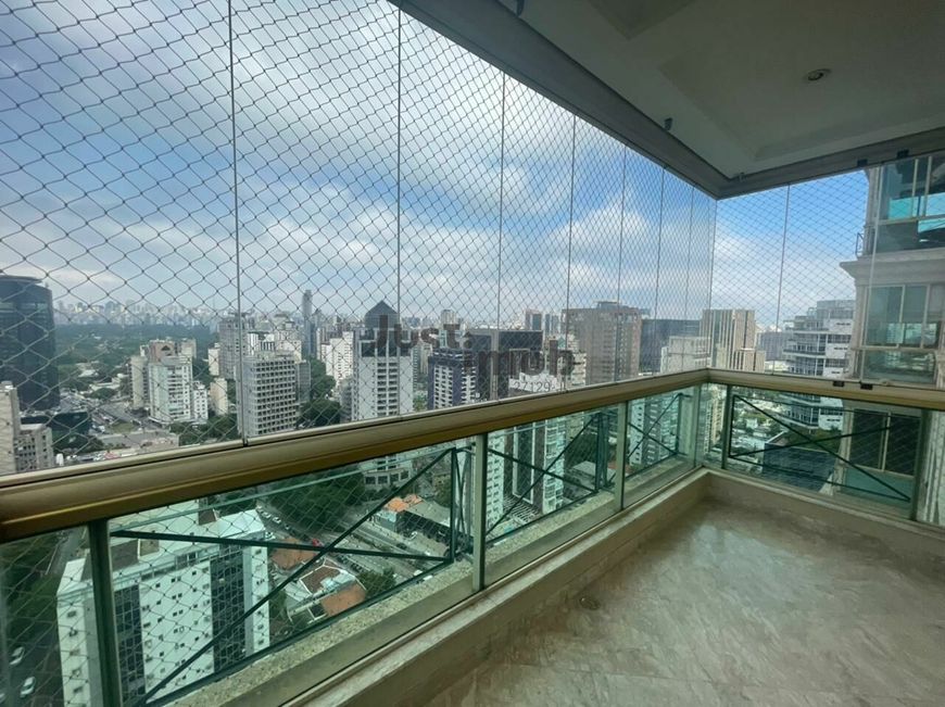 Apartamentos com varanda para alugar em Jardim Paulistano, São