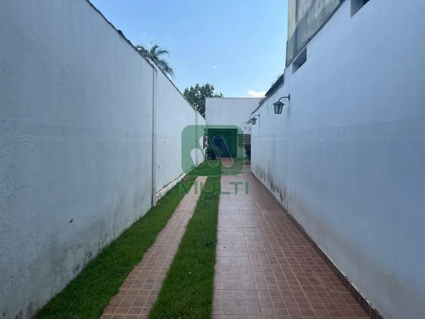 Foto 1 de Casa com 2 Quartos à venda, 114m² em Custódio Pereira, Uberlândia