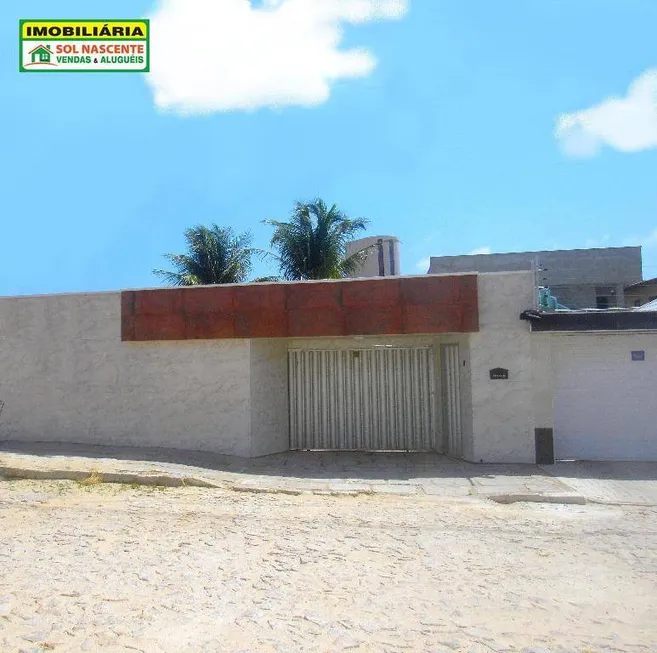 Foto 1 de Casa com 4 Quartos para venda ou aluguel, 340m² em Sapiranga, Fortaleza