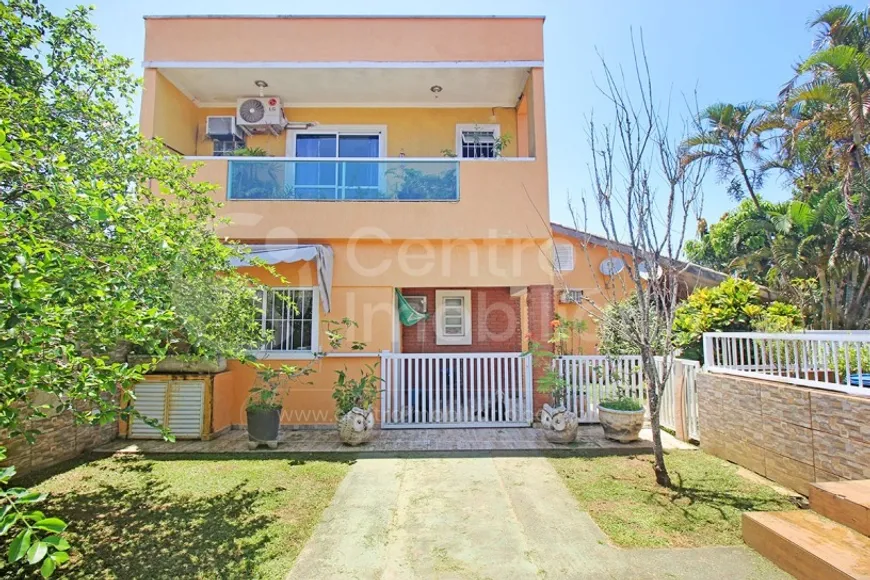 Foto 1 de Casa com 4 Quartos à venda, 249m² em Jardim Ribamar, Peruíbe