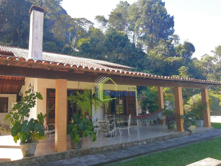 Foto 1 de Casa com 5 Quartos à venda, 546m² em Cruzeiro, Teresópolis