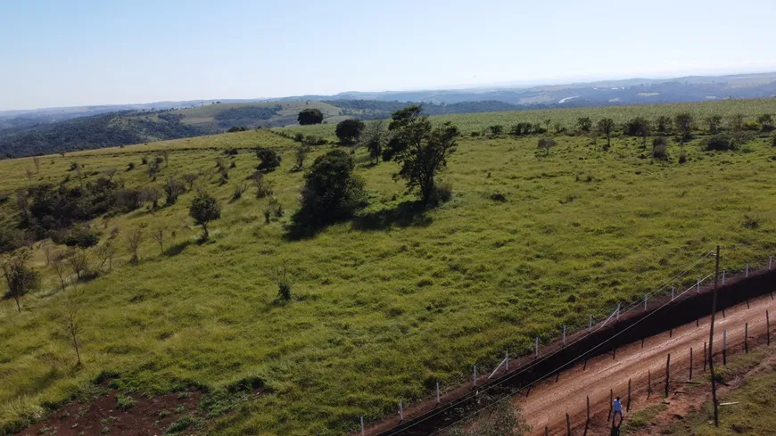 Foto 1 de Lote/Terreno à venda, 20000m² em Zona Rural, Pedro Leopoldo