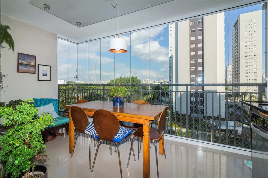 Foto 1 de Apartamento com 3 Quartos à venda, 76m² em Vila Anastácio, São Paulo