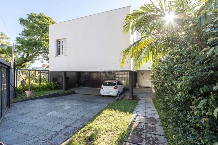 Foto 1 de Casa com 3 Quartos à venda, 469m² em Nonoai, Porto Alegre