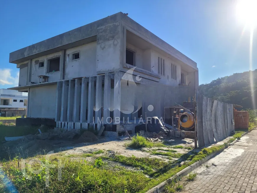 Foto 1 de Casa com 3 Quartos à venda, 195m² em Rio Tavares, Florianópolis