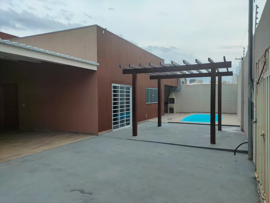 Foto 1 de Casa com 3 Quartos à venda, 255m² em Goiabeiras, Cuiabá