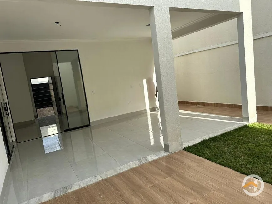 Foto 1 de Casa com 3 Quartos à venda, 193m² em Residencial Flamingo, Goiânia