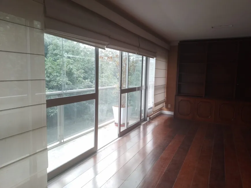 Foto 1 de Apartamento com 3 Quartos à venda, 130m² em Gávea, Rio de Janeiro