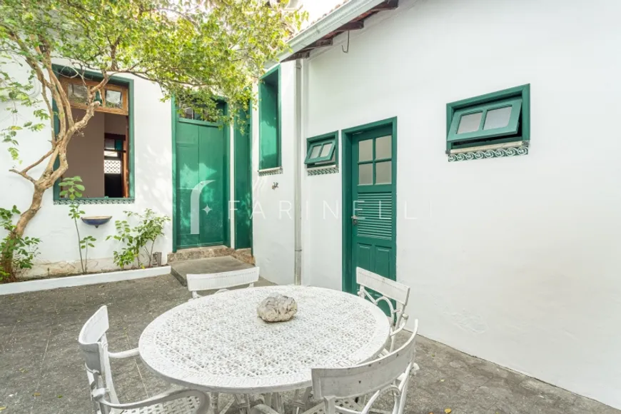 Foto 1 de Casa com 4 Quartos à venda, 131m² em Cosme Velho, Rio de Janeiro
