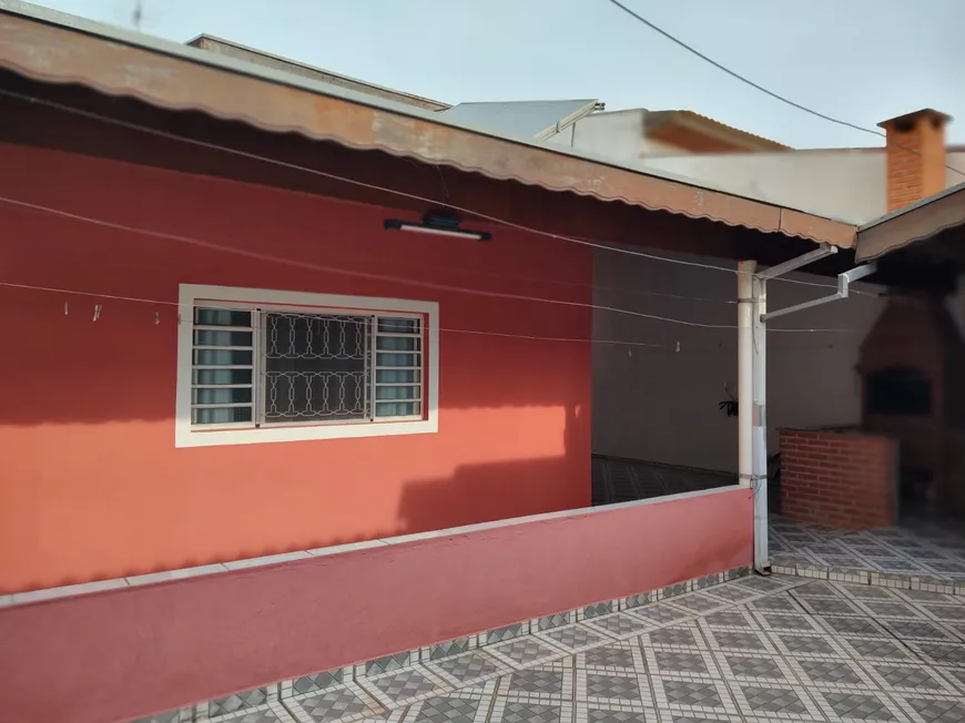 Foto 1 de Casa com 2 Quartos à venda, 250m² em Parque Senhor do Bonfim, Taubaté