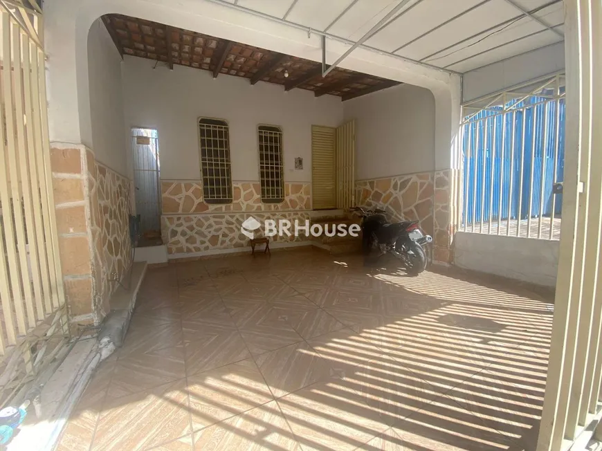 Foto 1 de Casa com 3 Quartos à venda, 189m² em Goiabeiras, Cuiabá