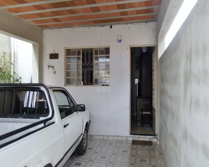 Foto 1 de Casa com 2 Quartos à venda, 180m² em Vila Naly, Caçapava