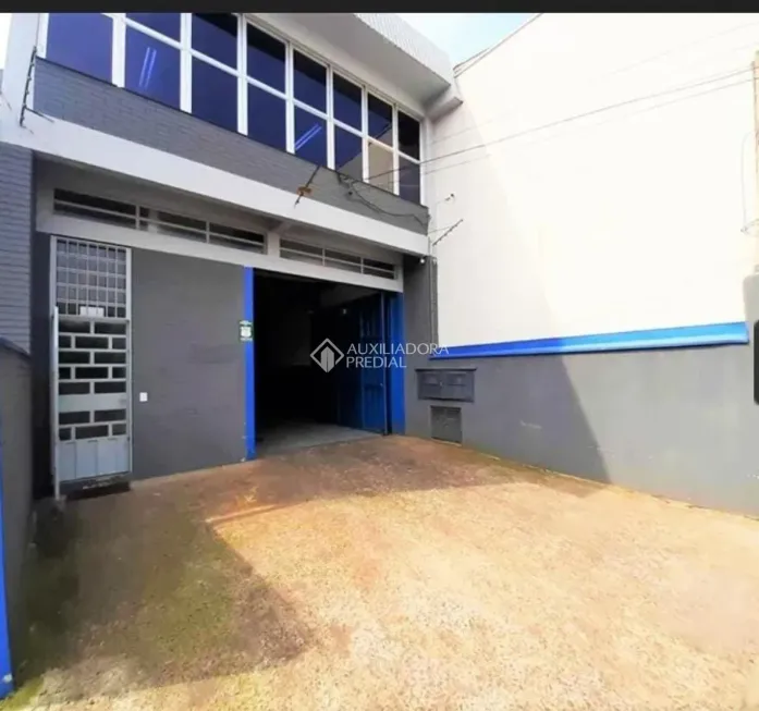 Foto 1 de Sala Comercial para alugar, 150m² em Navegantes, Porto Alegre