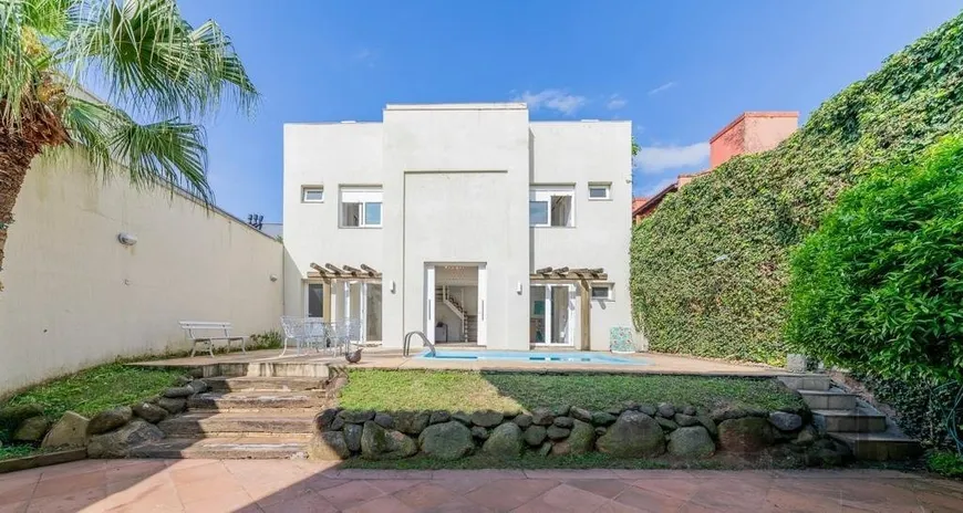 Foto 1 de Casa com 5 Quartos à venda, 440m² em Vila Jardim, Porto Alegre