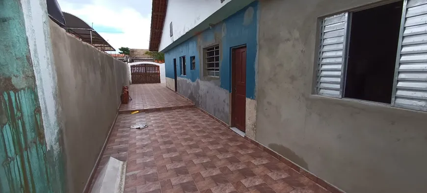 Foto 1 de Casa com 2 Quartos à venda, 70m² em Balneario Itaguai, Mongaguá