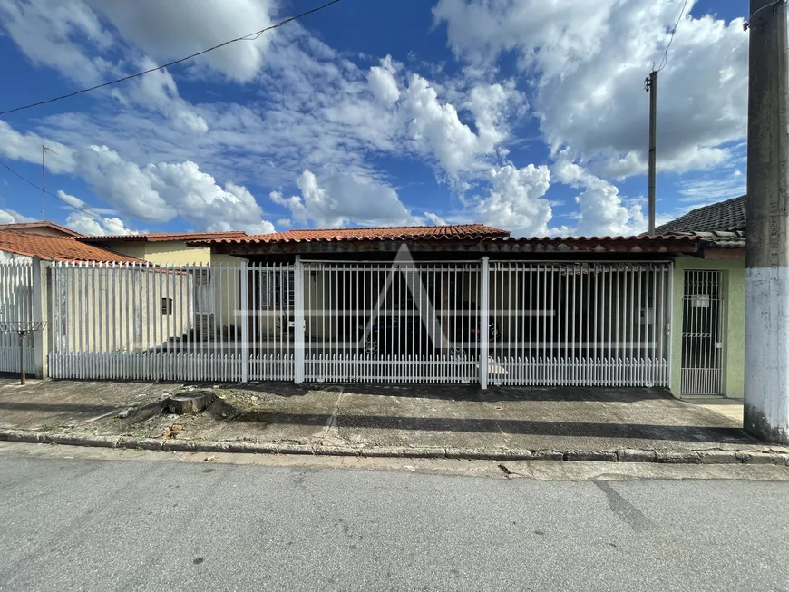 Foto 1 de Casa com 4 Quartos à venda, 200m² em Jardim das Laranjeiras, Bragança Paulista