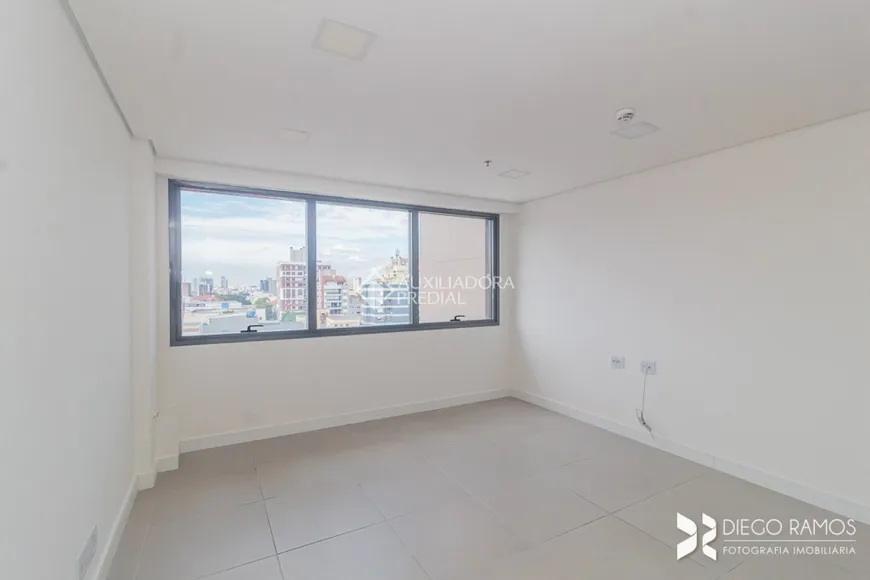 Foto 1 de Sala Comercial para alugar, 32m² em Cristo Redentor, Porto Alegre