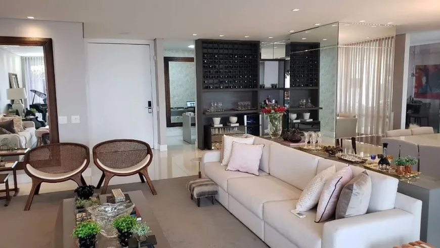 Foto 1 de Apartamento com 4 Quartos à venda, 378m² em Guanabara, Londrina