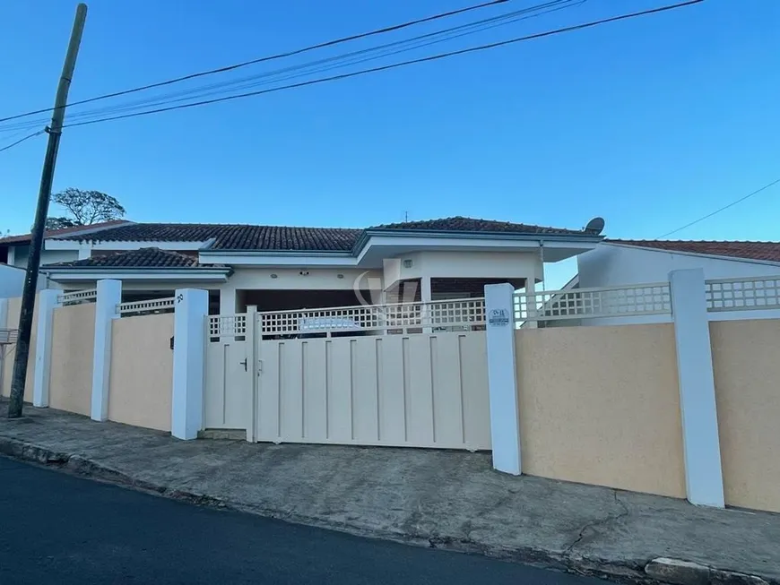 Foto 1 de Sobrado com 3 Quartos à venda, 290m² em Assumpção Netto, Águas de Lindóia