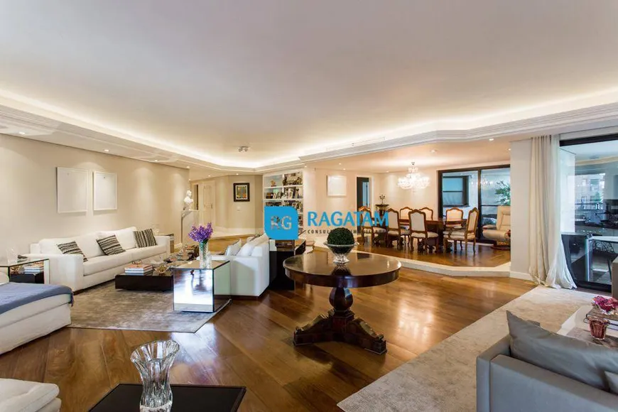 Foto 1 de Apartamento com 3 Quartos à venda, 640m² em Moema, São Paulo