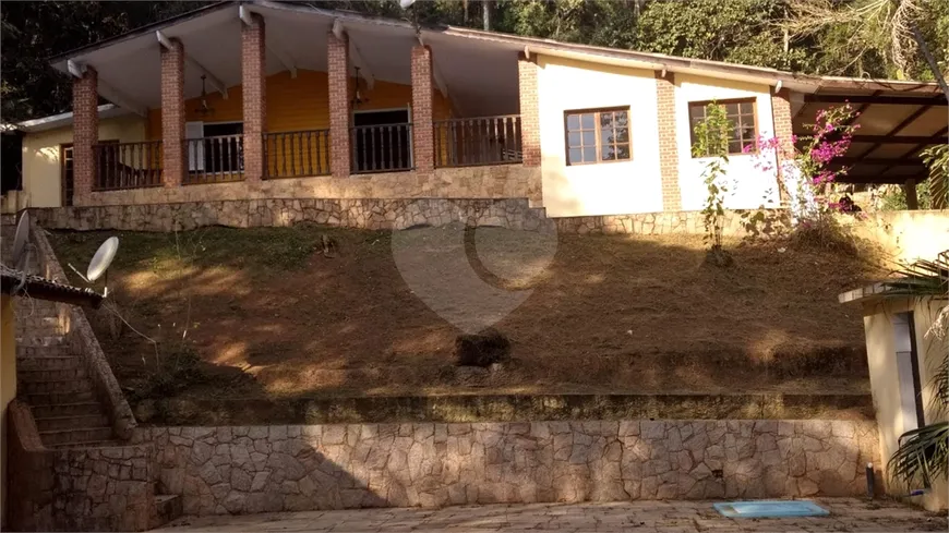 Foto 1 de Casa de Condomínio com 3 Quartos para venda ou aluguel, 650m² em Caraguata, Mairiporã