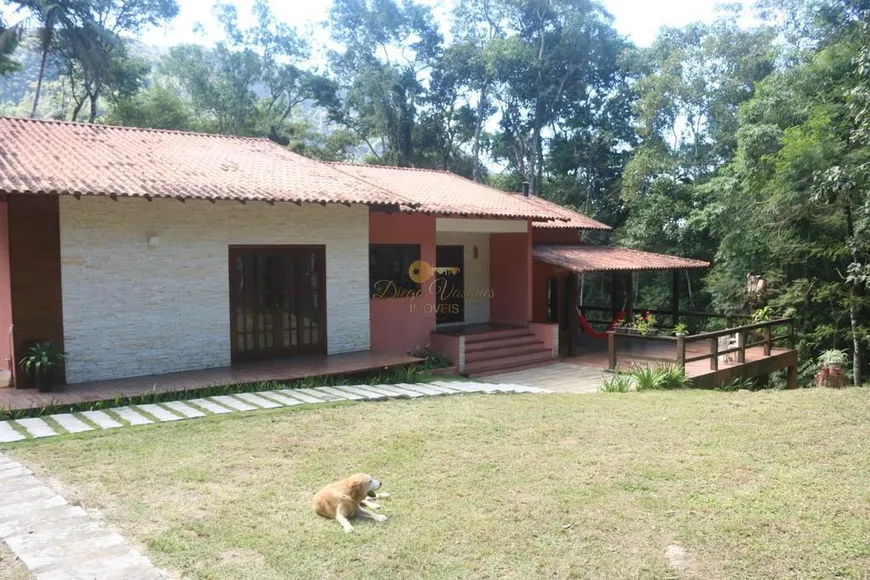 Foto 1 de Casa de Condomínio com 3 Quartos à venda, 270m² em Quebra Frascos, Teresópolis