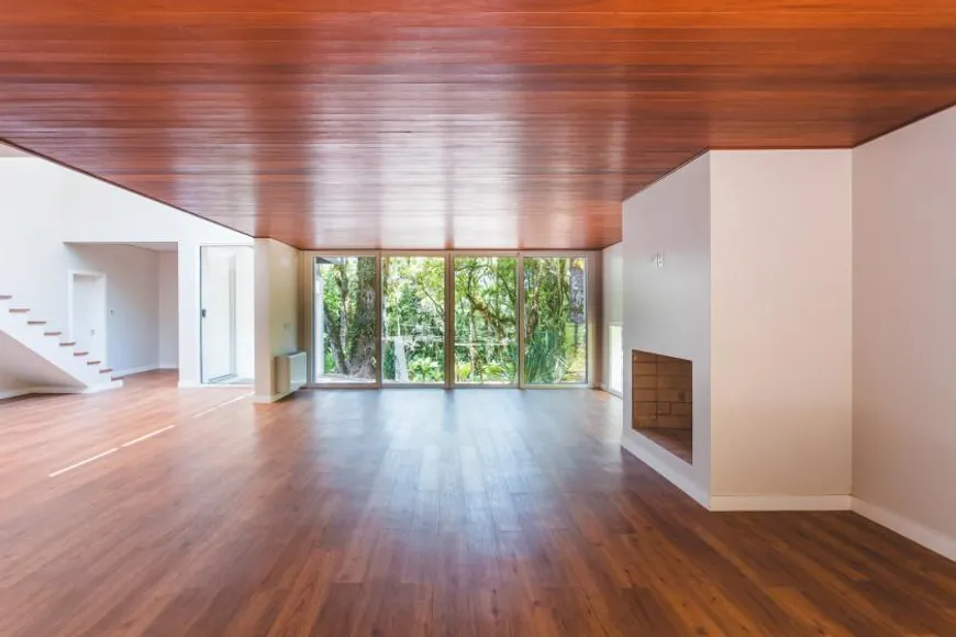 Foto 1 de Casa de Condomínio com 4 Quartos à venda, 345m² em , Gramado
