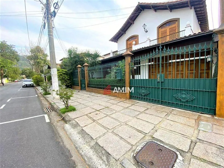 Foto 1 de Casa com 5 Quartos à venda, 360m² em São Francisco, Niterói