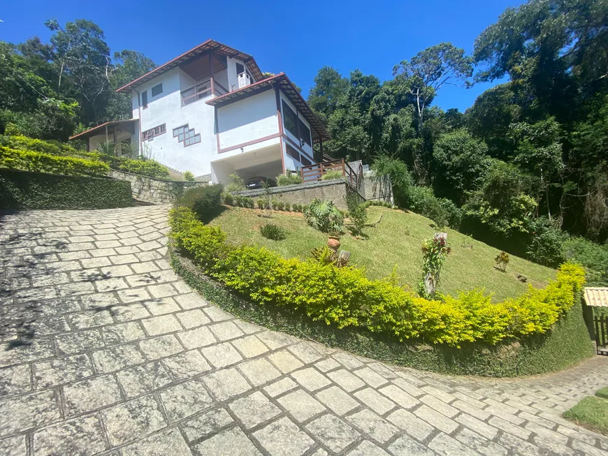 Foto 1 de Casa com 3 Quartos à venda, 230m² em Golfe, Teresópolis