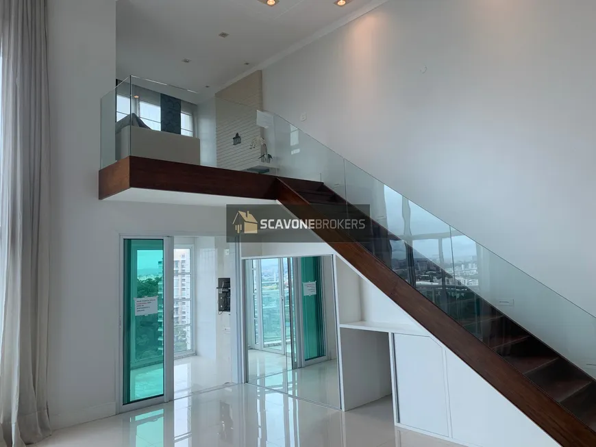 Foto 1 de Apartamento com 4 Quartos para alugar, 210m² em Villaggio Panamby, São Paulo
