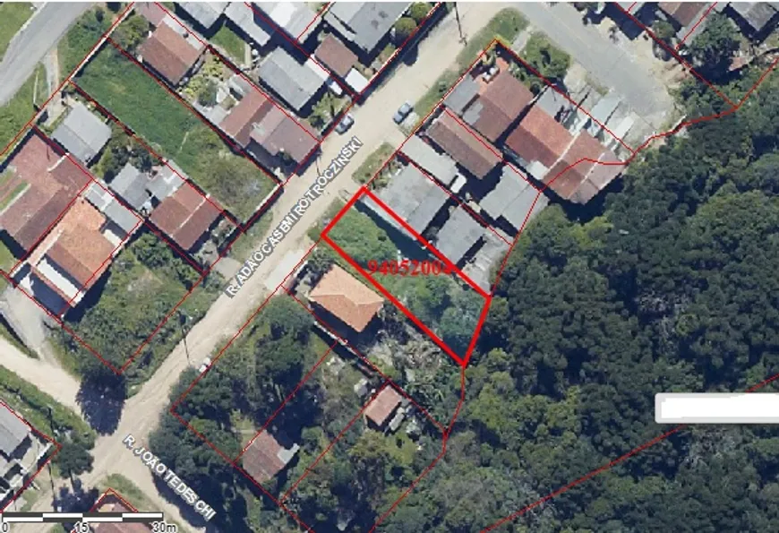 Foto 1 de Lote/Terreno à venda, 402m² em Barreirinha, Curitiba