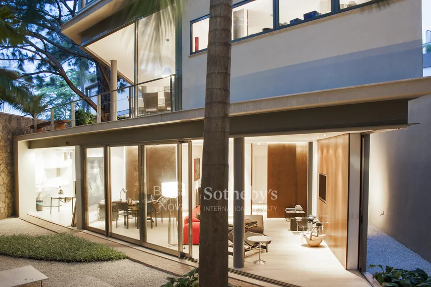 Foto 1 de Casa de Condomínio com 3 Quartos à venda, 500m² em Morumbi, São Paulo