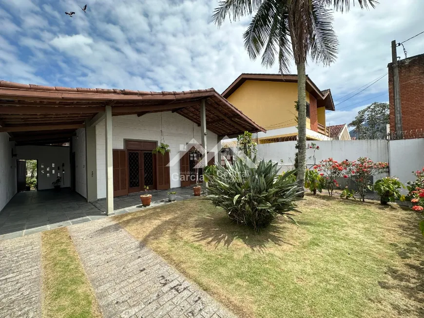 Foto 1 de Casa com 3 Quartos à venda, 180m² em Stella Maris, Peruíbe