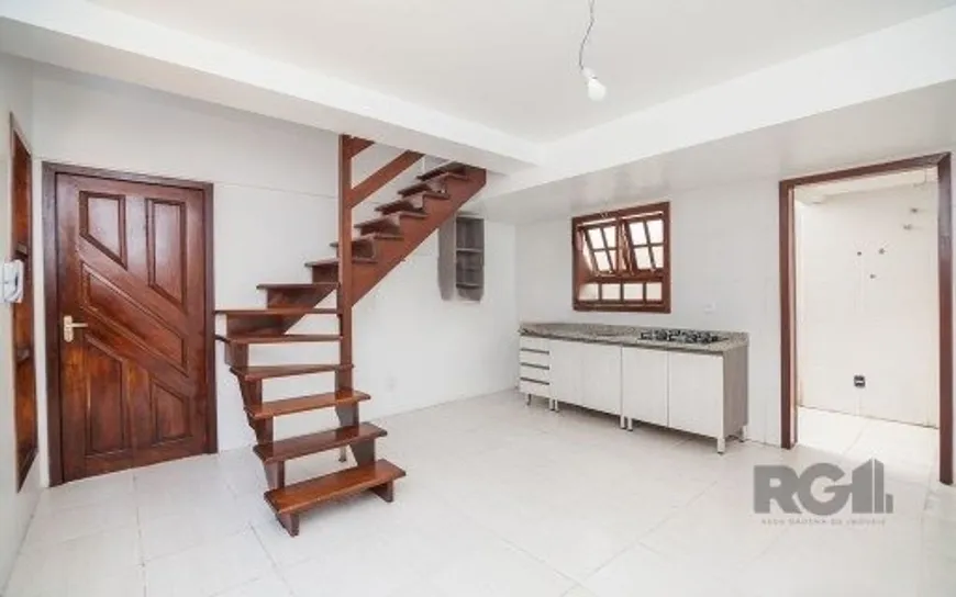 Foto 1 de Casa de Condomínio com 2 Quartos à venda, 82m² em Jardim Leopoldina, Porto Alegre