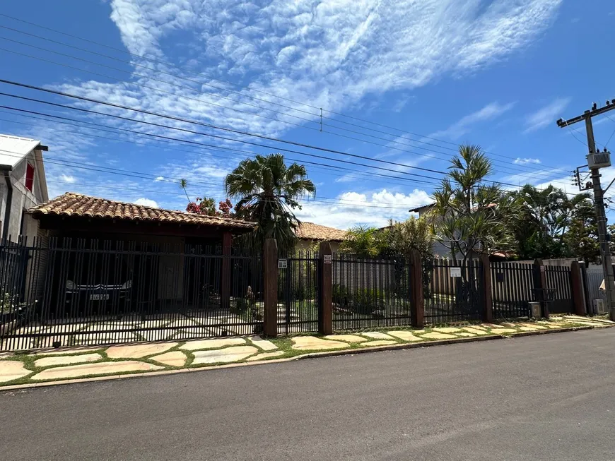 Foto 1 de Casa com 4 Quartos para alugar, 420m² em Setor de Habitacoes Individuais Sul, Brasília