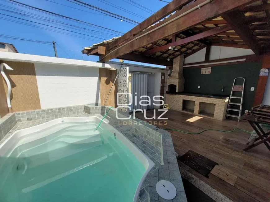 Foto 1 de Casa com 2 Quartos à venda, 65m² em Mariléa Chácara, Rio das Ostras