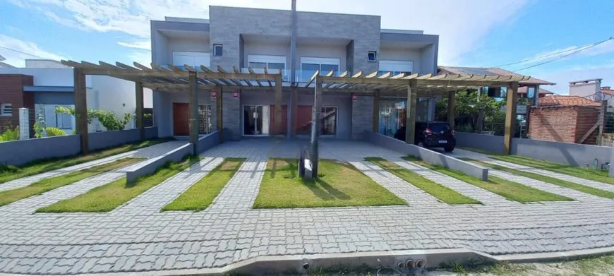 Foto 1 de Sobrado com 2 Quartos à venda, 104m² em Capao Novo, Capão da Canoa