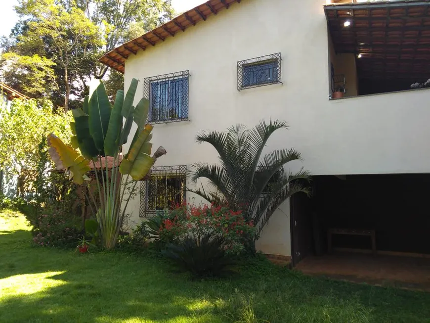 Foto 1 de Casa com 3 Quartos à venda, 900m² em Casa Branca, Brumadinho