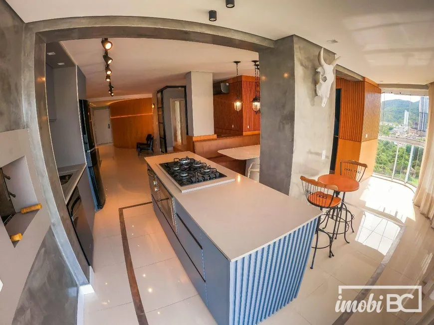 Foto 1 de Apartamento com 2 Quartos à venda, 100m² em Praia Brava, Itajaí