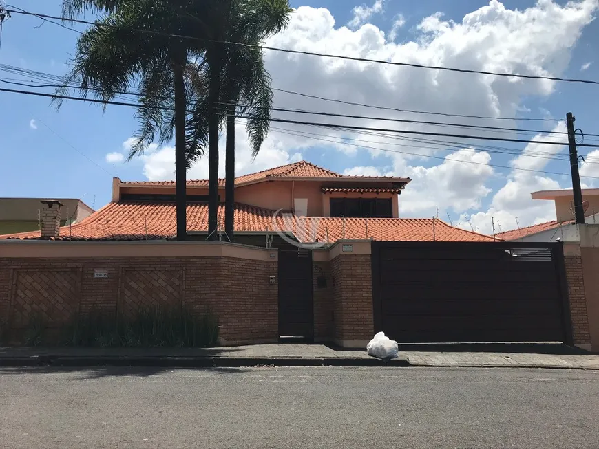 Foto 1 de Sobrado com 3 Quartos à venda, 325m² em Vila Ferroviária, Araraquara