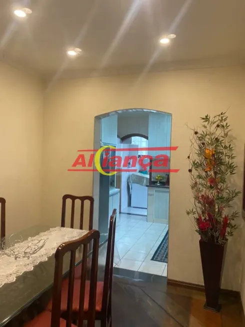 Foto 1 de Sobrado com 3 Quartos à venda, 324m² em Vila Camargos, Guarulhos