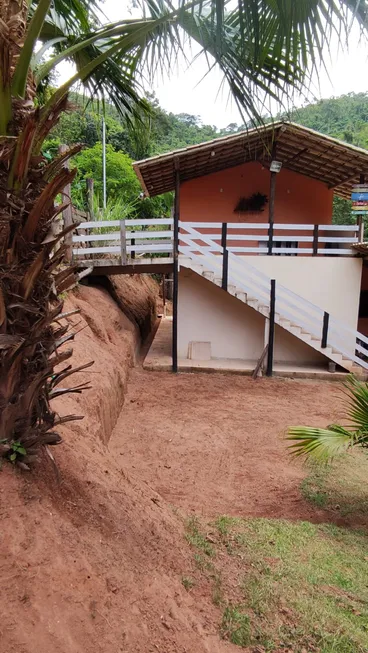 Foto 1 de Fazenda/Sítio com 3 Quartos à venda, 3000m² em Centro, Marliéria