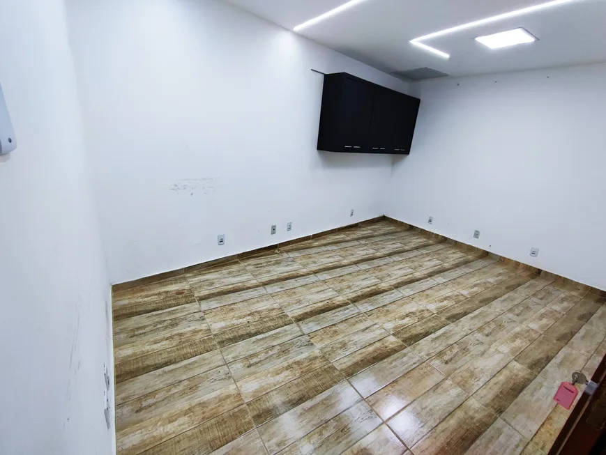 Foto 1 de Sala Comercial com 3 Quartos para venda ou aluguel, 63m² em Centro, Nilópolis