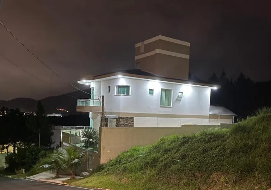 Foto 1 de Casa com 4 Quartos à venda, 240m² em Ariribá, Balneário Camboriú