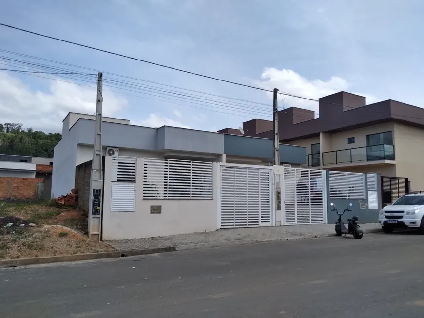 Foto 1 de Casa com 3 Quartos à venda, 98m² em Jaragua Noventa E Nove, Jaraguá do Sul