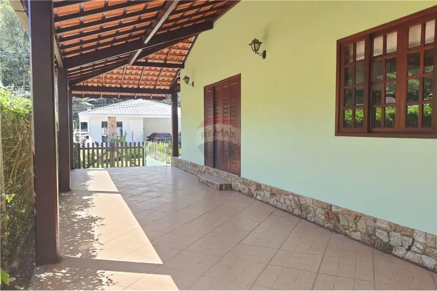Foto 1 de Casa de Condomínio com 4 Quartos à venda, 188m² em Chacara Paraiso, Nova Friburgo